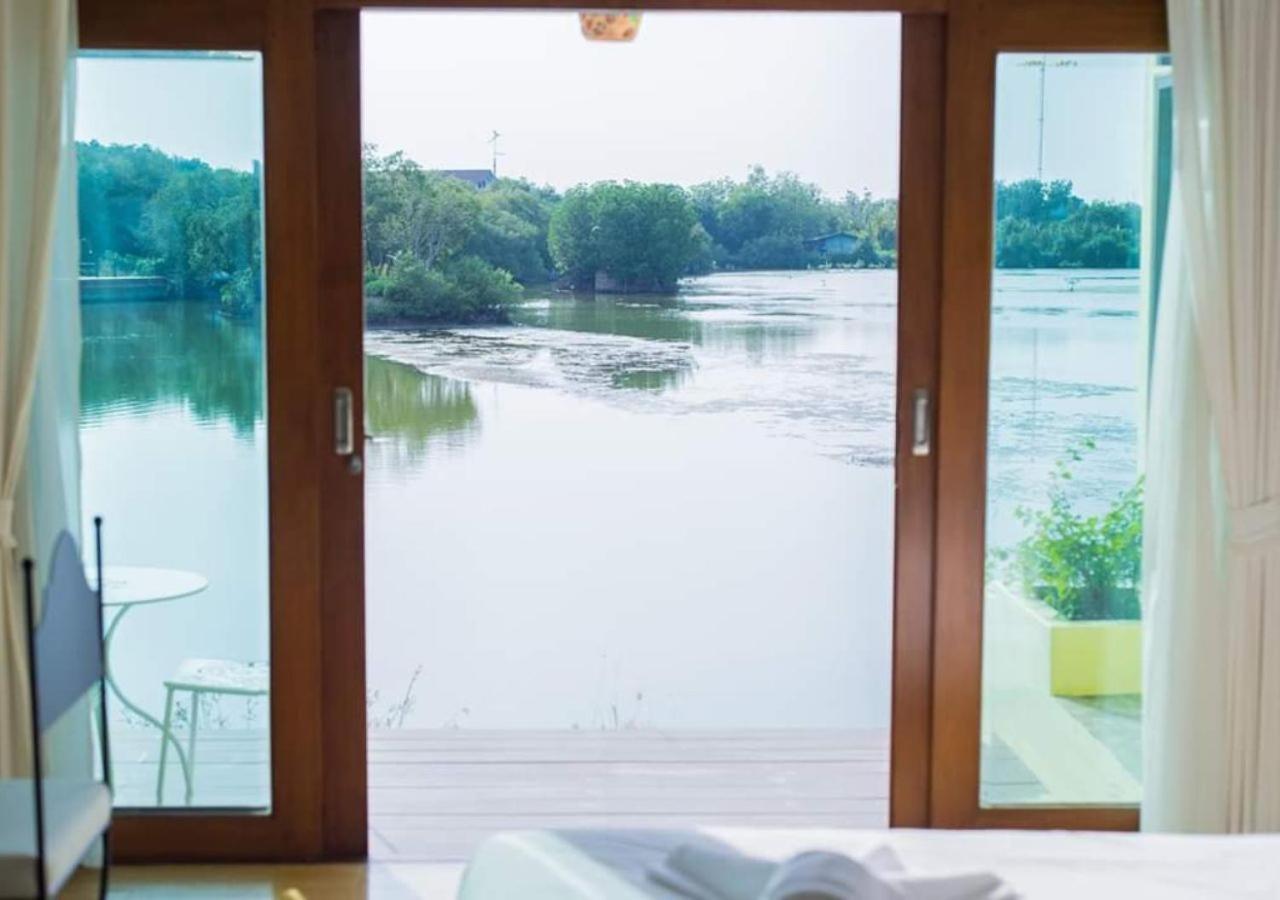 Baan Talay See Cream Resort Samut Songkhram Екстериор снимка