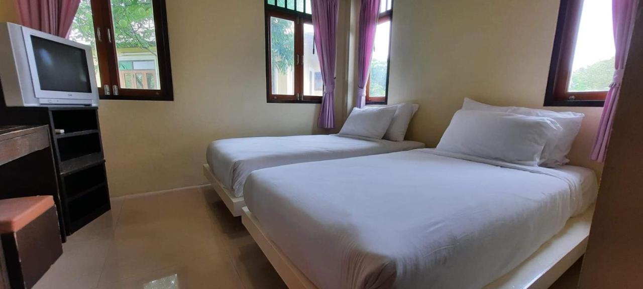 Baan Talay See Cream Resort Samut Songkhram Екстериор снимка