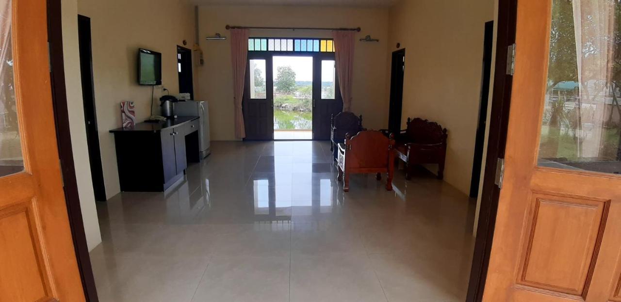 Baan Talay See Cream Resort Samut Songkhram Екстериор снимка