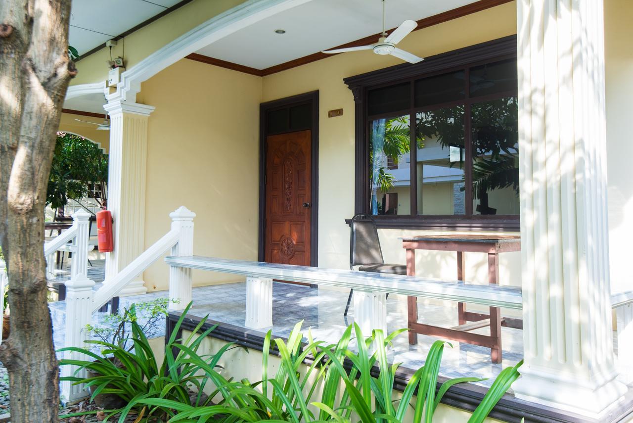 Baan Talay See Cream Resort Samut Songkhram Екстериор снимка