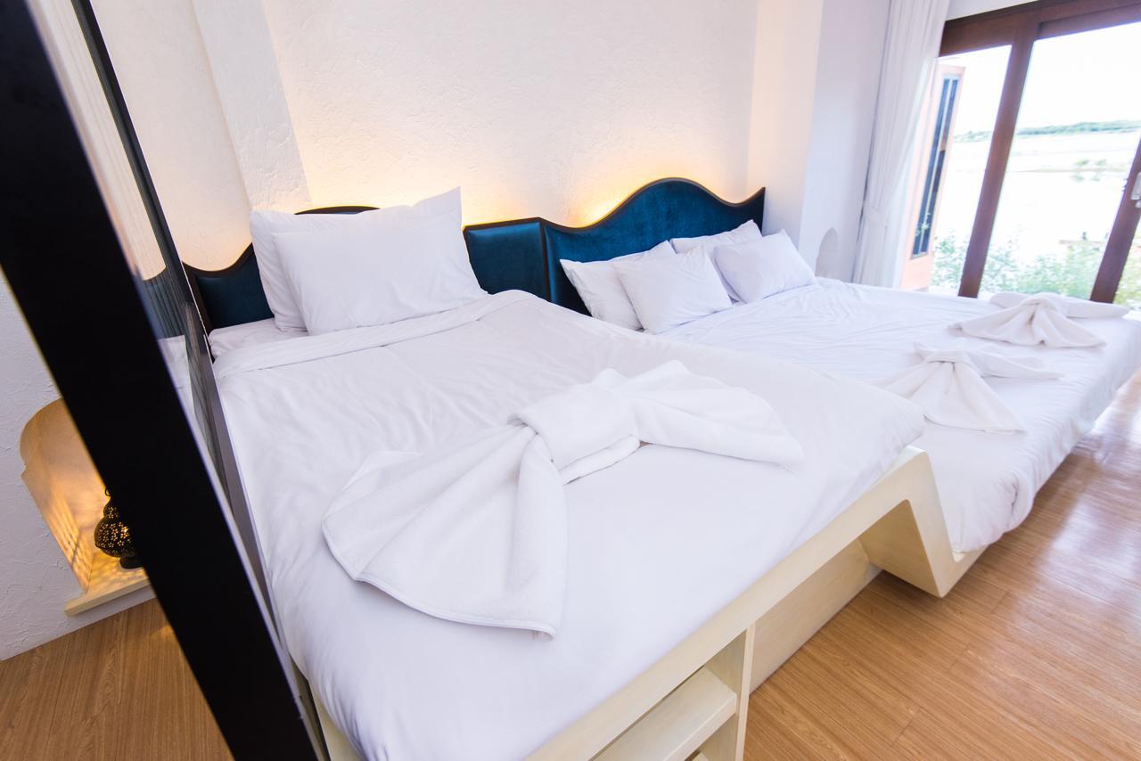 Baan Talay See Cream Resort Samut Songkhram Екстериор снимка