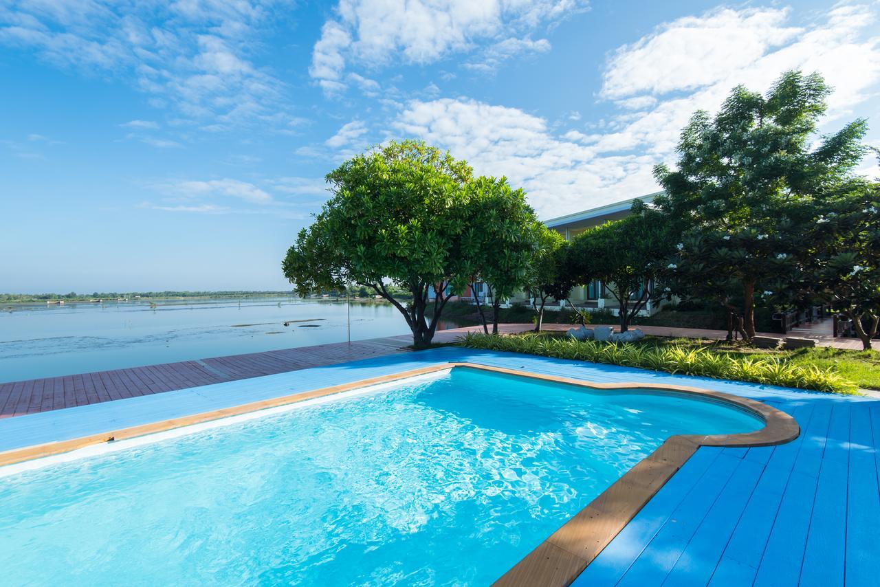 Baan Talay See Cream Resort Samut Songkhram Екстериор снимка
