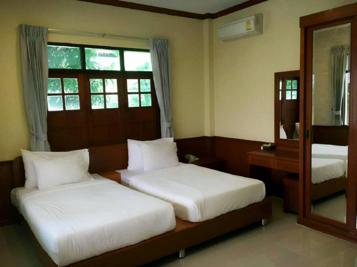 Baan Talay See Cream Resort Samut Songkhram Екстериор снимка