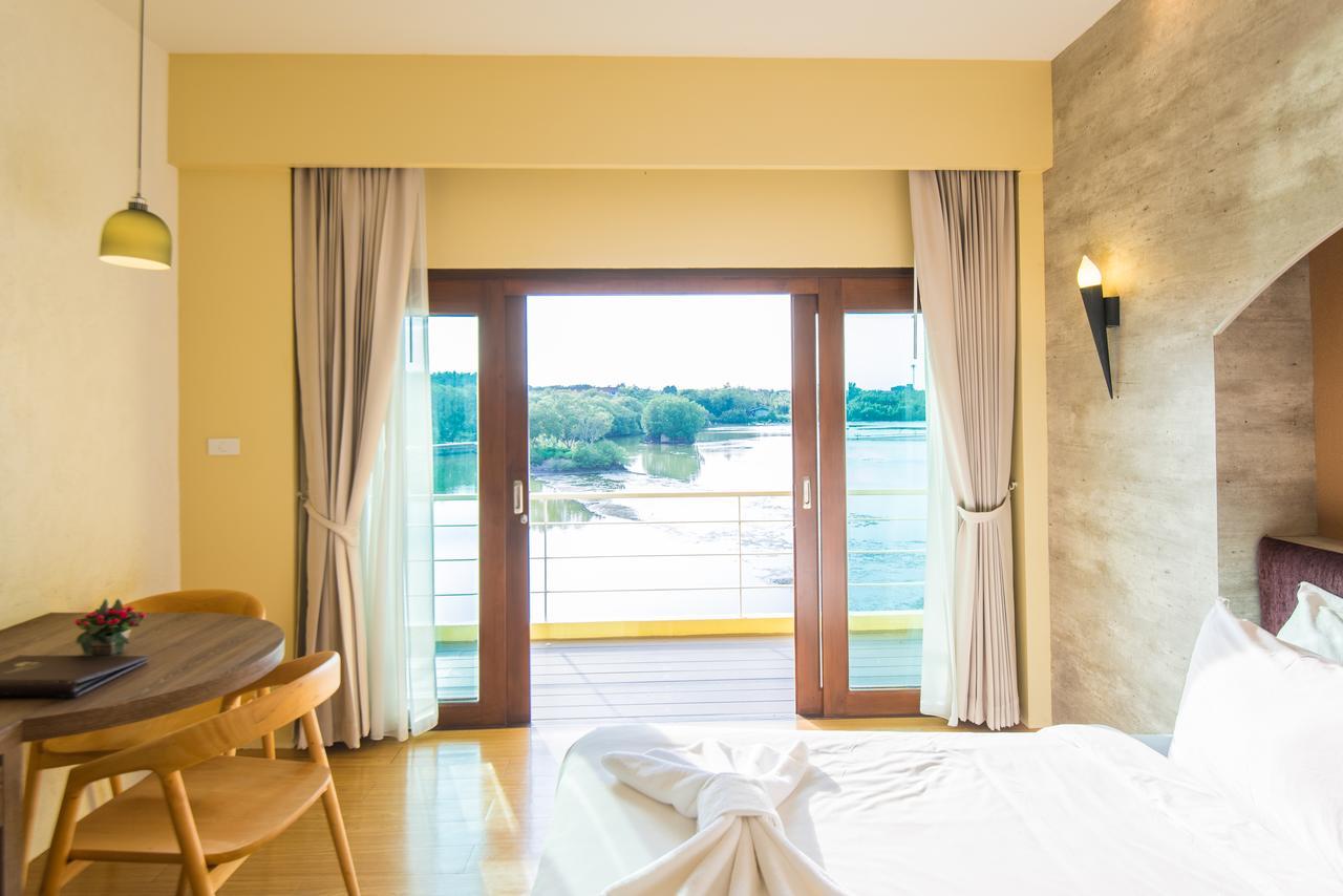 Baan Talay See Cream Resort Samut Songkhram Екстериор снимка