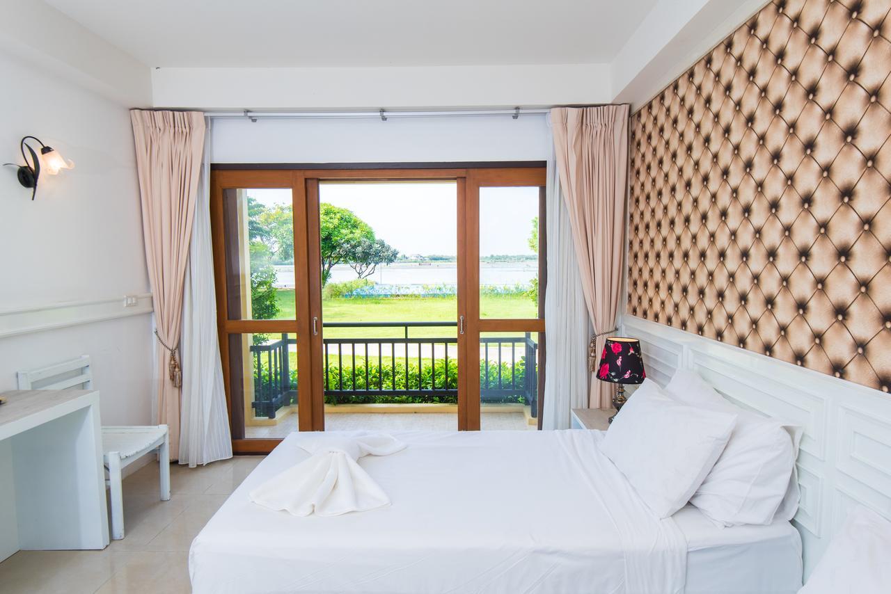 Baan Talay See Cream Resort Samut Songkhram Екстериор снимка