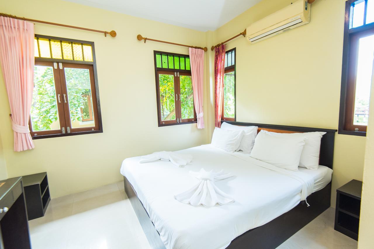 Baan Talay See Cream Resort Samut Songkhram Екстериор снимка